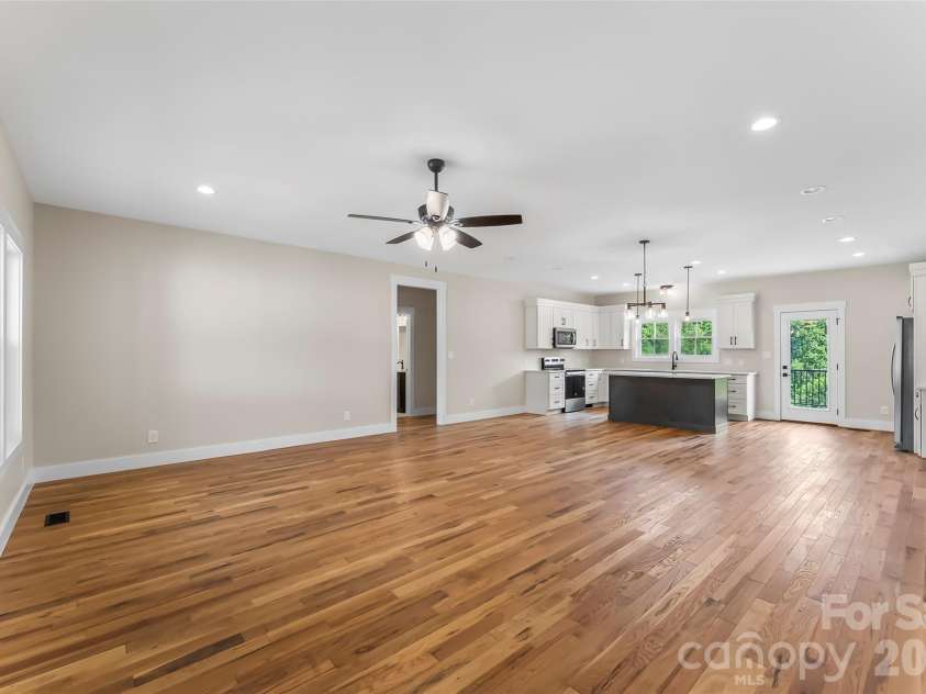 2456 Saratoga Run, Morganton, NC 28655.  MLS# CAR4402286, YatesRealty ID 37134. 