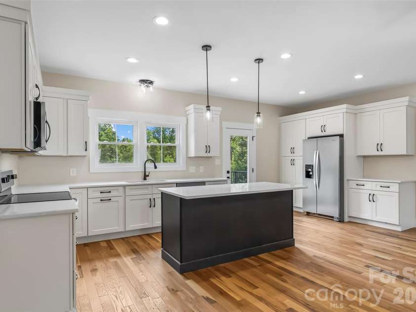 2456 Saratoga Run, Morganton, NC 28655.  MLS# CAR4402286, YatesRealty ID 37134. 