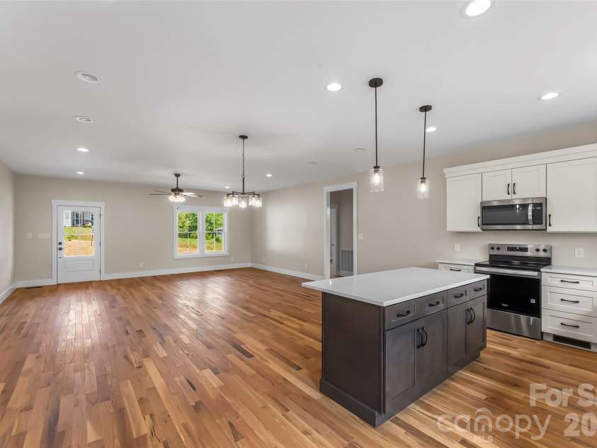 2456 Saratoga Run, Morganton, NC 28655.  MLS# CAR4402286, YatesRealty ID 37134. 