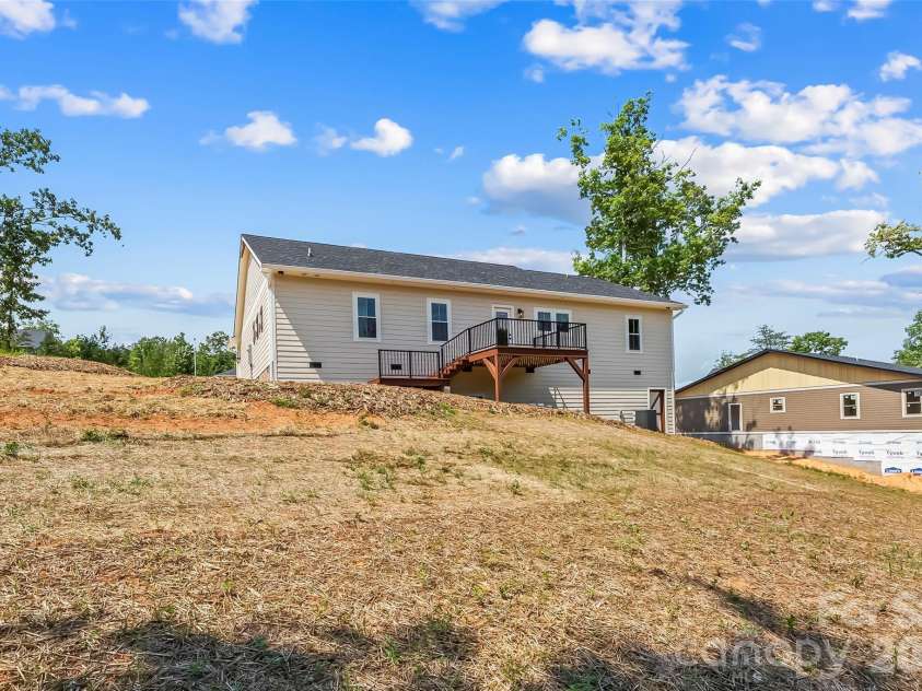 2456 Saratoga Run, Morganton, NC 28655.  MLS# CAR4402286, YatesRealty ID 37134. 