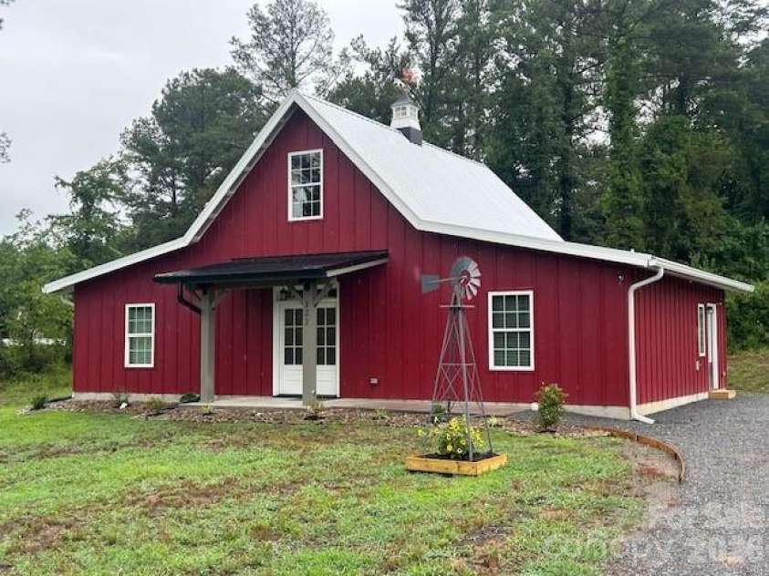 122 John Warren Drive, Forest City, NC 28043.  MLS# CAR4403495, YatesRealty ID 37138. 