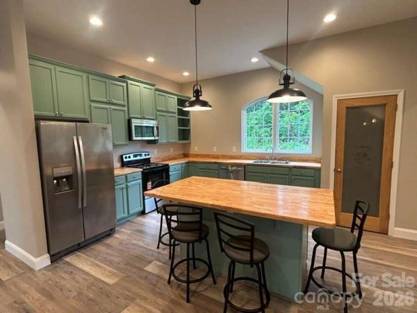 122 John Warren Drive, Forest City, NC 28043.  MLS# CAR4403495, YatesRealty ID 37138. 