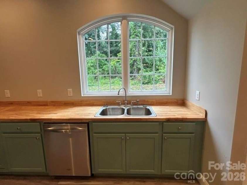 122 John Warren Drive, Forest City, NC 28043.  MLS# CAR4403495, YatesRealty ID 37138. 