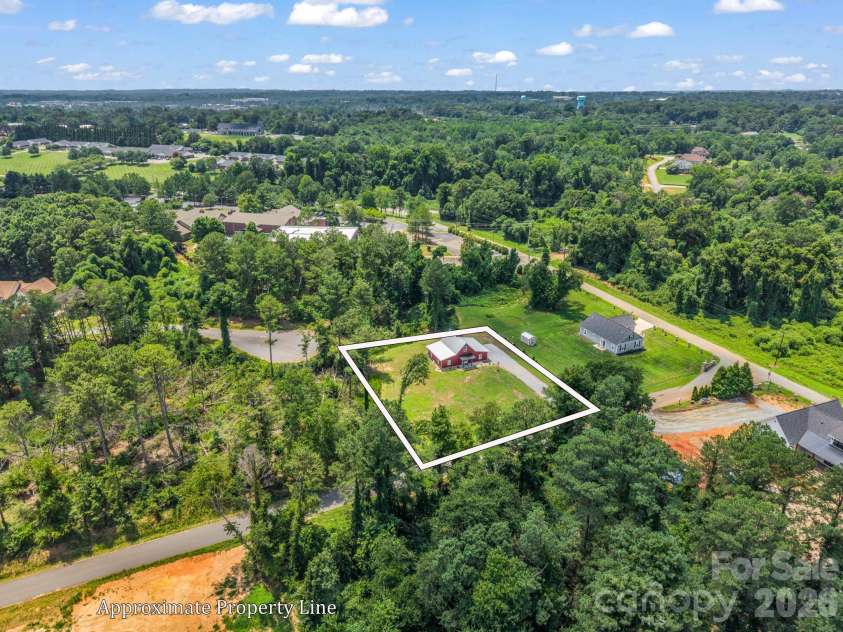 122 John Warren Drive, Forest City, NC 28043.  MLS# CAR4403495, YatesRealty ID 37138. 