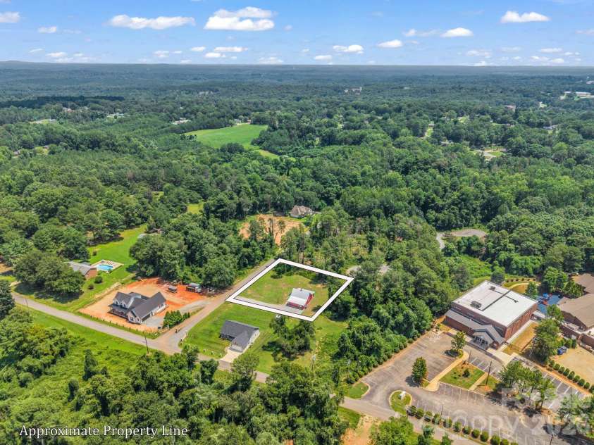 122 John Warren Drive, Forest City, NC 28043.  MLS# CAR4403495, YatesRealty ID 37138. 