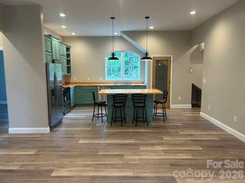 122 John Warren Drive, Forest City, NC 28043.  MLS# CAR4403495, YatesRealty ID 37138. Entering front door