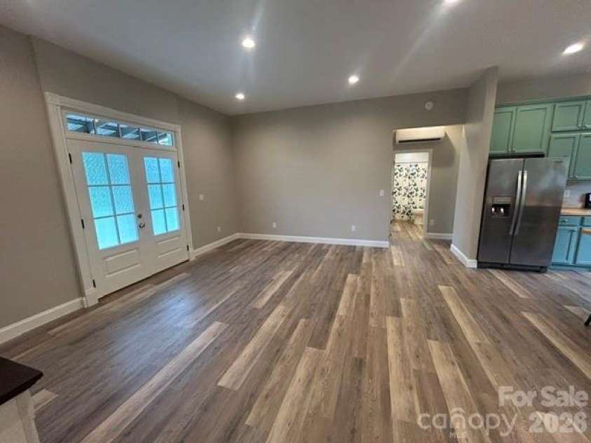 122 John Warren Drive, Forest City, NC 28043.  MLS# CAR4403495, YatesRealty ID 37138. Great room