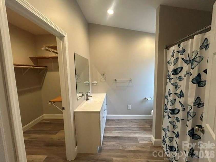 122 John Warren Drive, Forest City, NC 28043.  MLS# CAR4403495, YatesRealty ID 37138. Primary bath