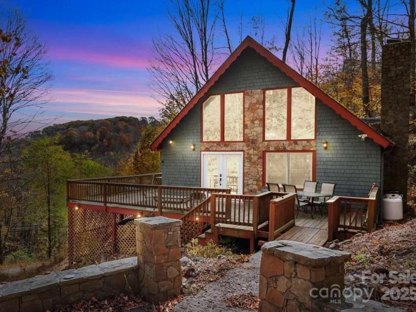563 Bee Tree Lane, Mars Hill, NC 28754.  MLS# CAR4317356, YatesRealty ID 3714. Beautiful Cabin in Wolf Laurel Community