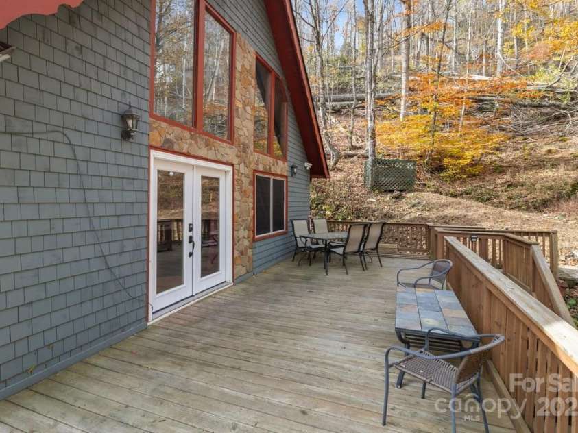 563 Bee Tree Lane, Mars Hill, NC 28754.  MLS# CAR4317356, YatesRealty ID 3714. Front deck