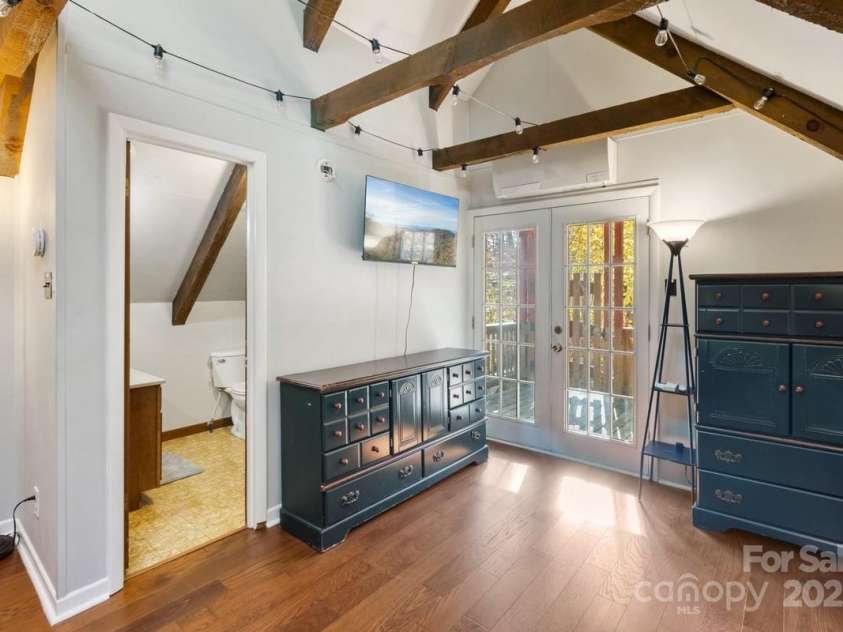 563 Bee Tree Lane, Mars Hill, NC 28754.  MLS# CAR4317356, YatesRealty ID 3714. Primary has access to its own balcony 