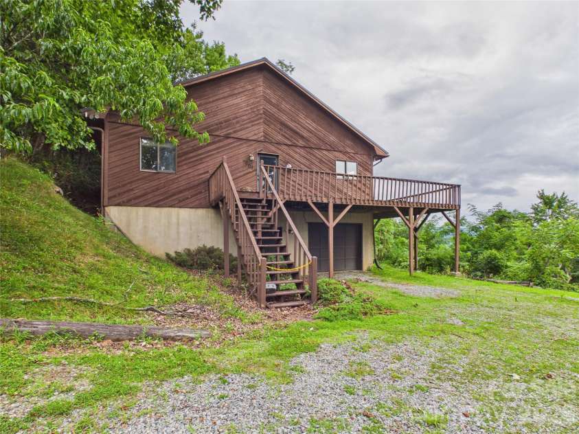7904 Pinnacle Wind Lane, Lenoir, NC 28645.  MLS# CAR4403443, YatesRealty ID 37141. 