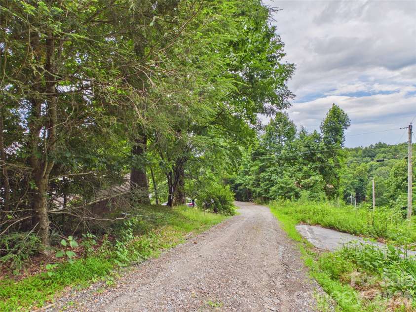 7904 Pinnacle Wind Lane, Lenoir, NC 28645.  MLS# CAR4403443, YatesRealty ID 37141. 