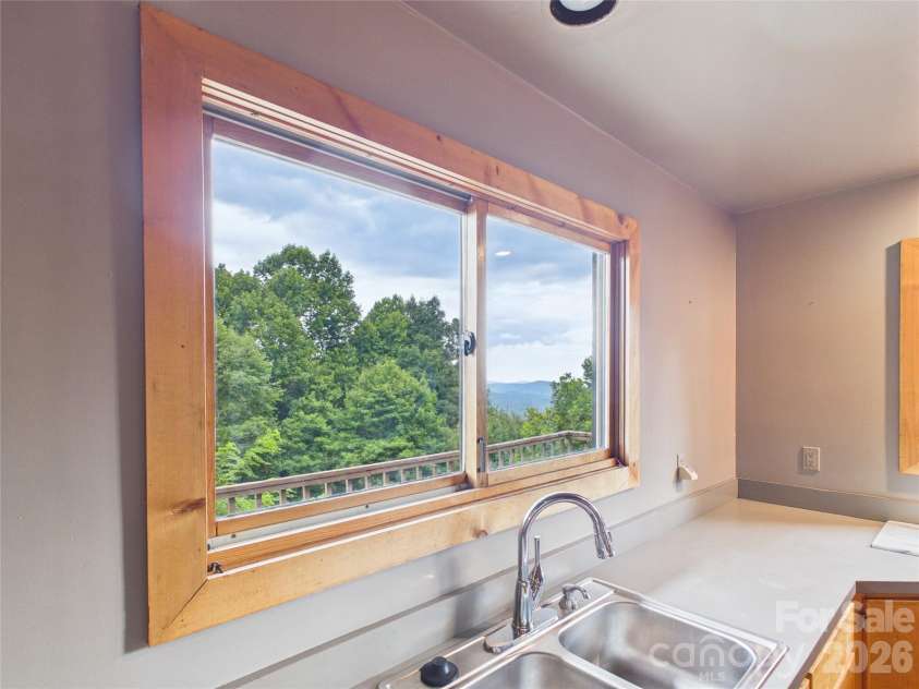 7904 Pinnacle Wind Lane, Lenoir, NC 28645.  MLS# CAR4403443, YatesRealty ID 37141. 