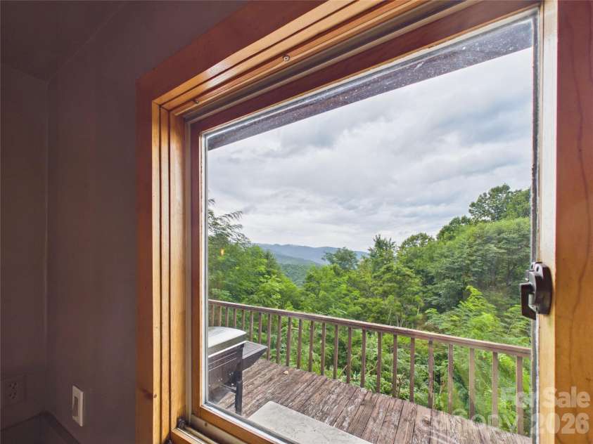 7904 Pinnacle Wind Lane, Lenoir, NC 28645.  MLS# CAR4403443, YatesRealty ID 37141. 