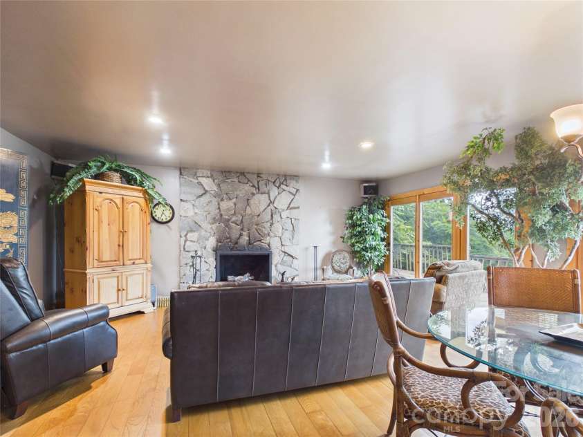 7904 Pinnacle Wind Lane, Lenoir, NC 28645.  MLS# CAR4403443, YatesRealty ID 37141. 