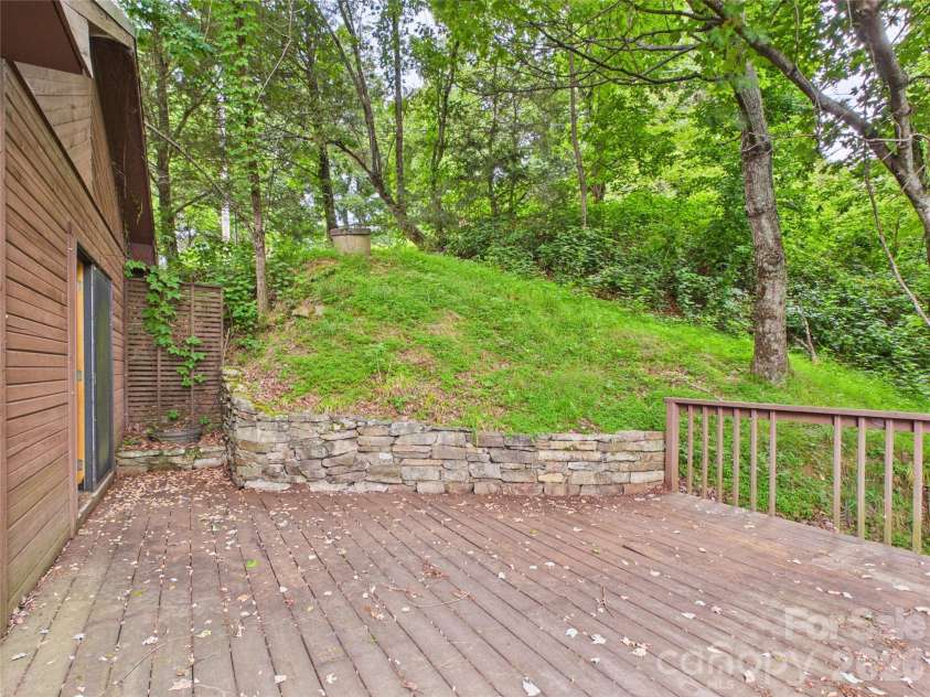 7904 Pinnacle Wind Lane, Lenoir, NC 28645.  MLS# CAR4403443, YatesRealty ID 37141. 
