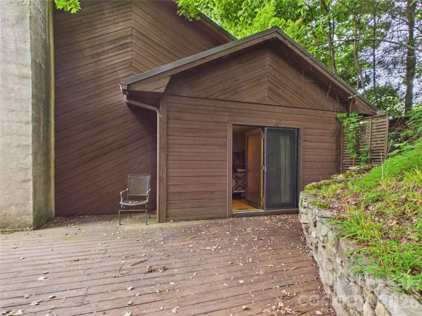 7904 Pinnacle Wind Lane, Lenoir, NC 28645.  MLS# CAR4403443, YatesRealty ID 37141. 