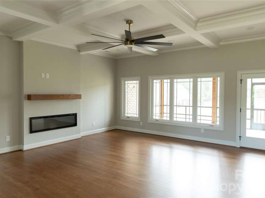 2927 Tavistock Lane, Lincolnton, NC 28092.  MLS# CAR4404018, YatesRealty ID 37143. 