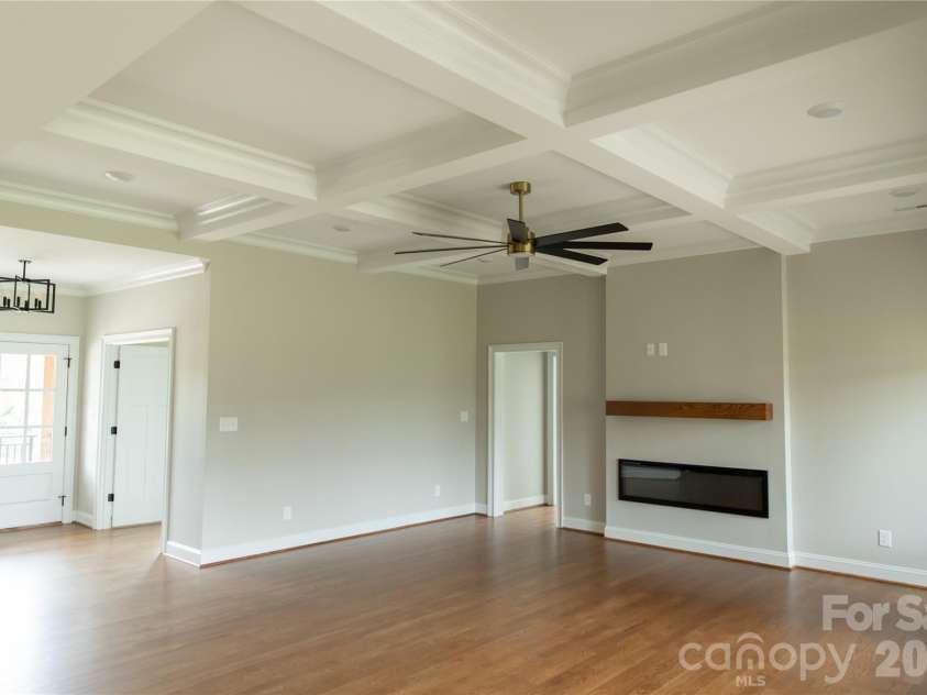 2927 Tavistock Lane, Lincolnton, NC 28092.  MLS# CAR4404018, YatesRealty ID 37143. 