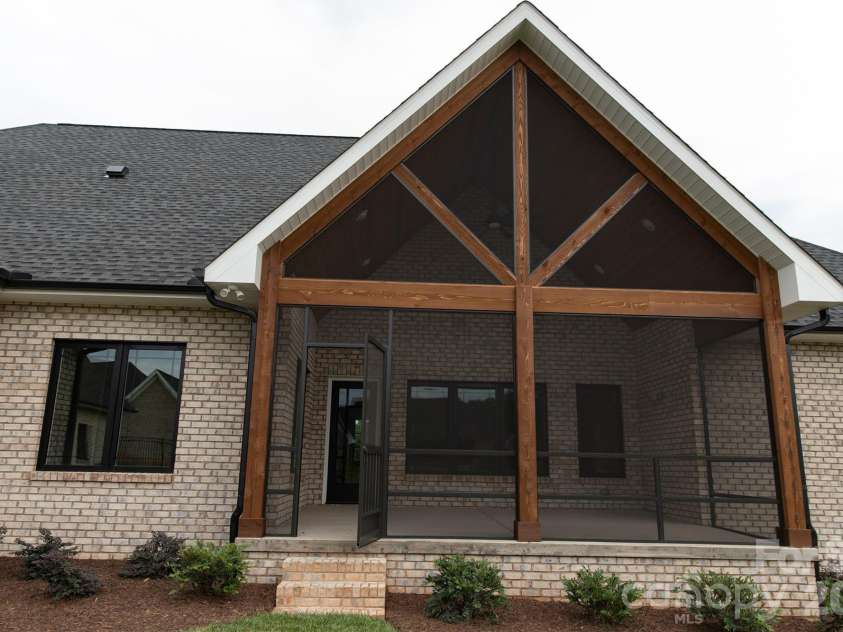 2927 Tavistock Lane, Lincolnton, NC 28092.  MLS# CAR4404018, YatesRealty ID 37143. 