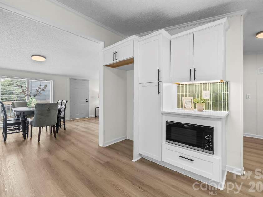 625 Lakeview Road, Salisbury, NC 28147.  MLS# CAR4401709, YatesRealty ID 37144. 