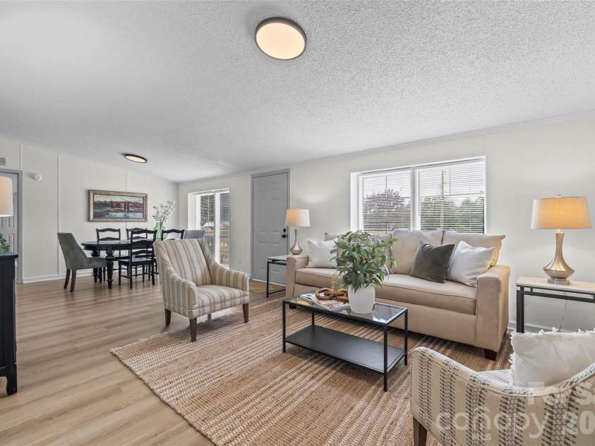 625 Lakeview Road, Salisbury, NC 28147.  MLS# CAR4401709, YatesRealty ID 37144. 