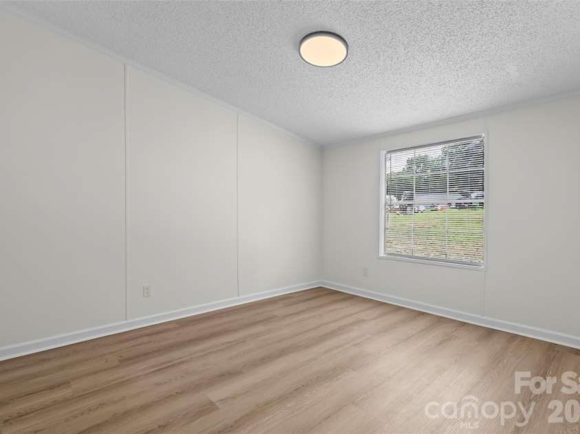 625 Lakeview Road, Salisbury, NC 28147.  MLS# CAR4401709, YatesRealty ID 37144. 