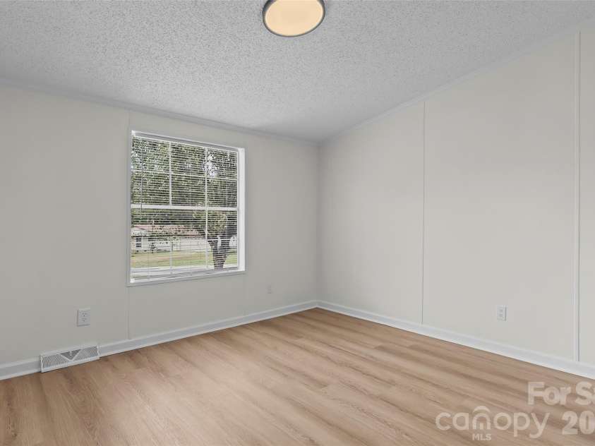 625 Lakeview Road, Salisbury, NC 28147.  MLS# CAR4401709, YatesRealty ID 37144. 