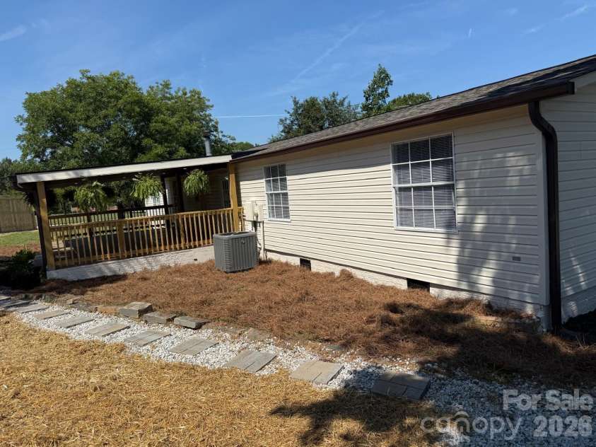 625 Lakeview Road, Salisbury, NC 28147.  MLS# CAR4423729, YatesRealty ID 37144. 