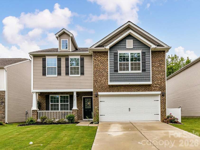 724 Larmore Avenue, Charlotte, NC 28216.  MLS# CAR4403712, YatesRealty ID 37147. 