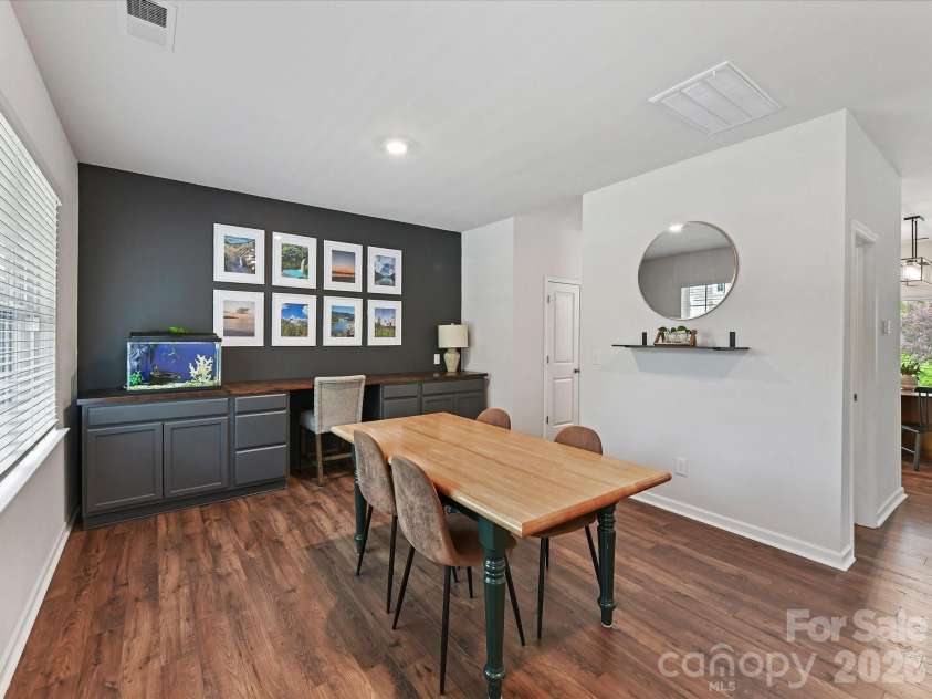 724 Larmore Avenue, Charlotte, NC 28216.  MLS# CAR4403712, YatesRealty ID 37147. 