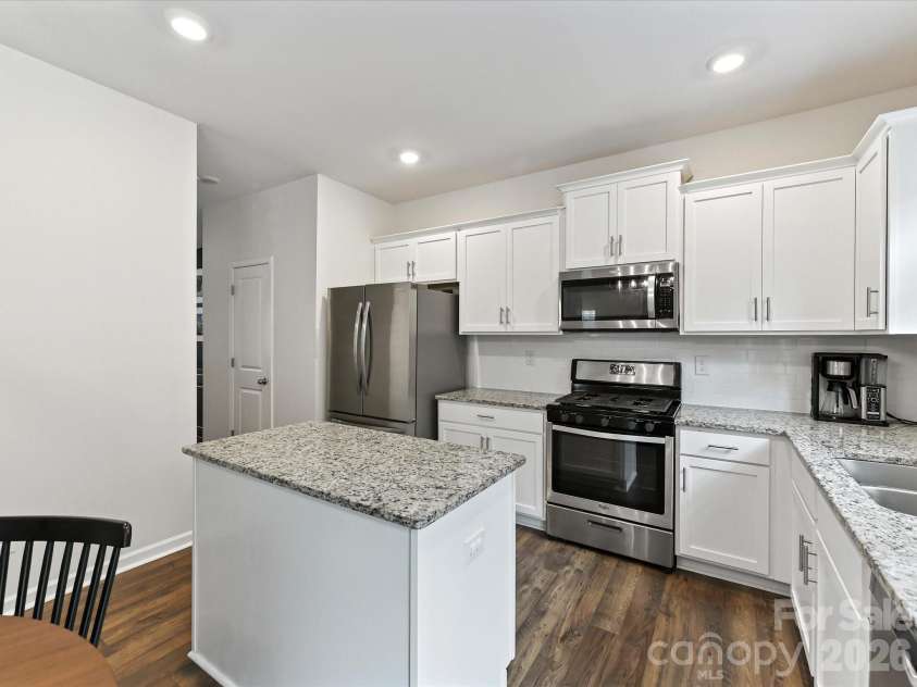 724 Larmore Avenue, Charlotte, NC 28216.  MLS# CAR4403712, YatesRealty ID 37147. 