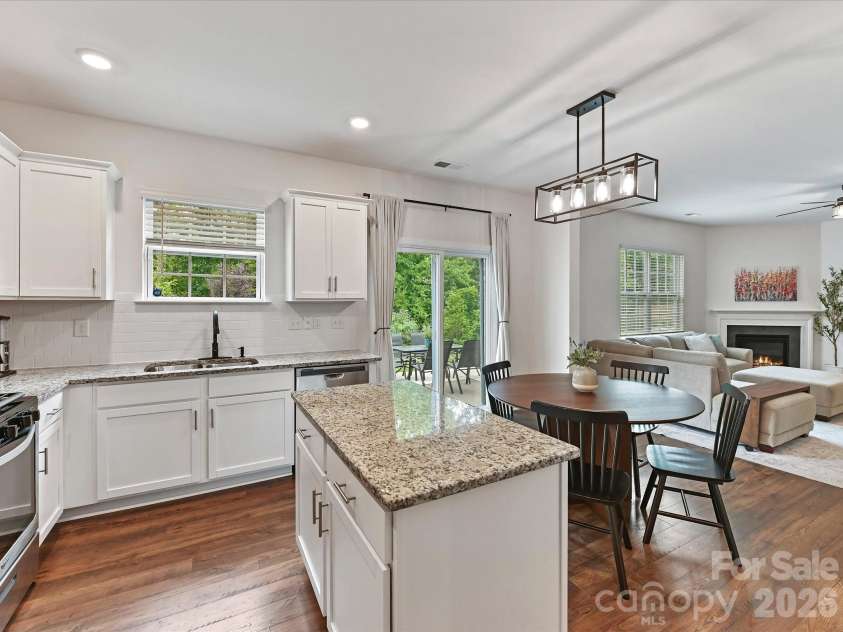724 Larmore Avenue, Charlotte, NC 28216.  MLS# CAR4403712, YatesRealty ID 37147. 
