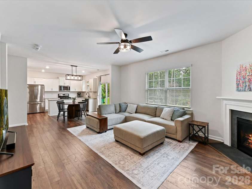 724 Larmore Avenue, Charlotte, NC 28216.  MLS# CAR4403712, YatesRealty ID 37147. 