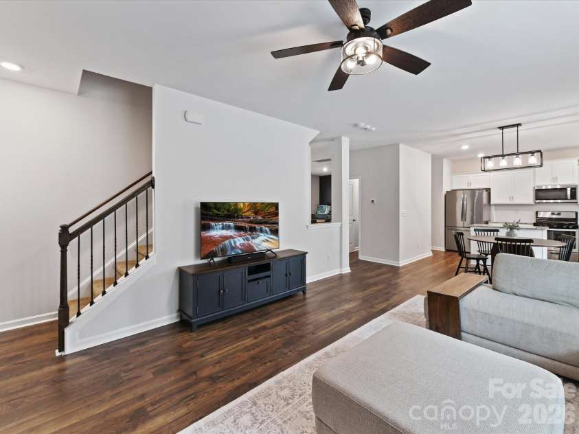 724 Larmore Avenue, Charlotte, NC 28216.  MLS# CAR4403712, YatesRealty ID 37147. 