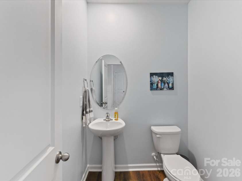 724 Larmore Avenue, Charlotte, NC 28216.  MLS# CAR4403712, YatesRealty ID 37147. 