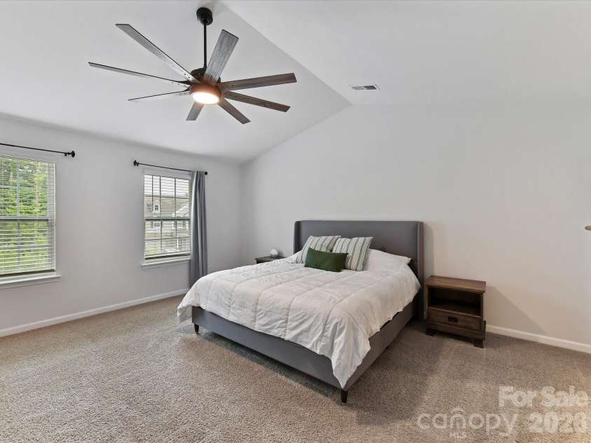 724 Larmore Avenue, Charlotte, NC 28216.  MLS# CAR4403712, YatesRealty ID 37147. 