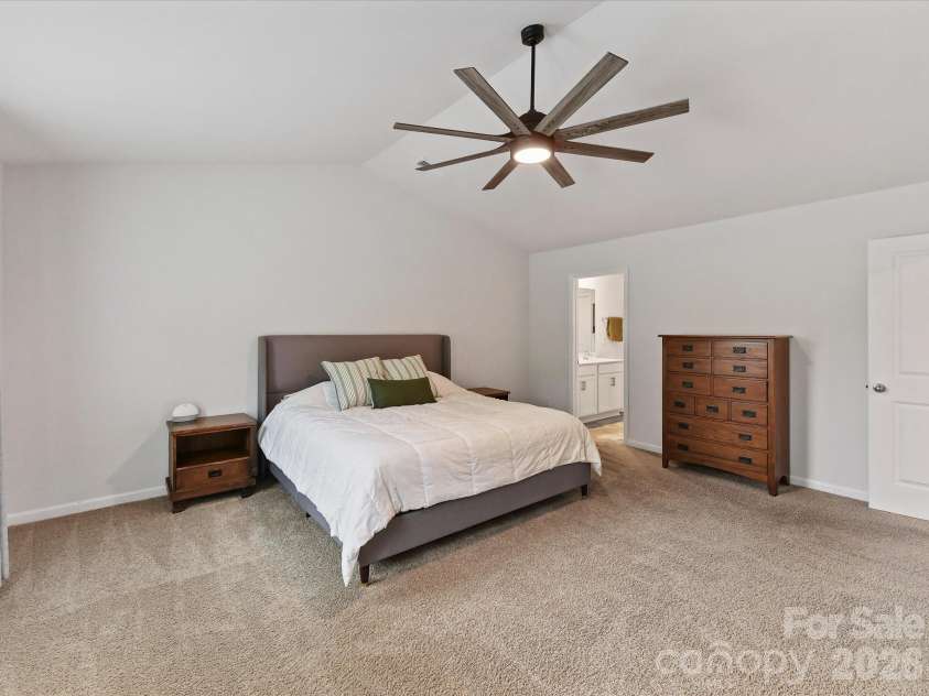 724 Larmore Avenue, Charlotte, NC 28216.  MLS# CAR4403712, YatesRealty ID 37147. 