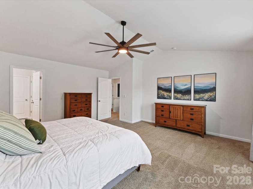 724 Larmore Avenue, Charlotte, NC 28216.  MLS# CAR4403712, YatesRealty ID 37147. 
