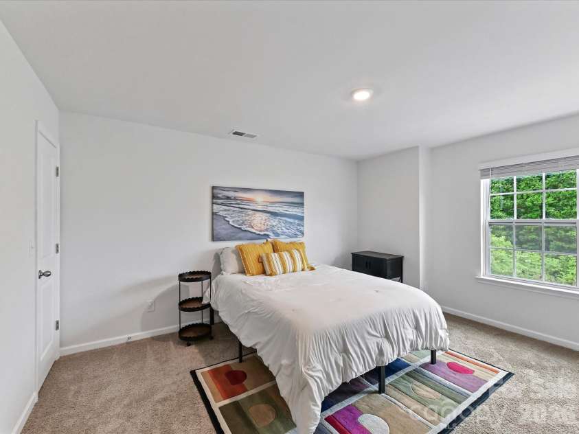 724 Larmore Avenue, Charlotte, NC 28216.  MLS# CAR4403712, YatesRealty ID 37147. 