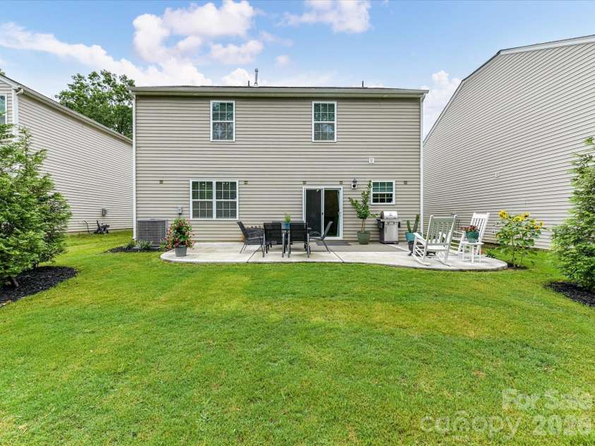 724 Larmore Avenue, Charlotte, NC 28216.  MLS# CAR4403712, YatesRealty ID 37147. 
