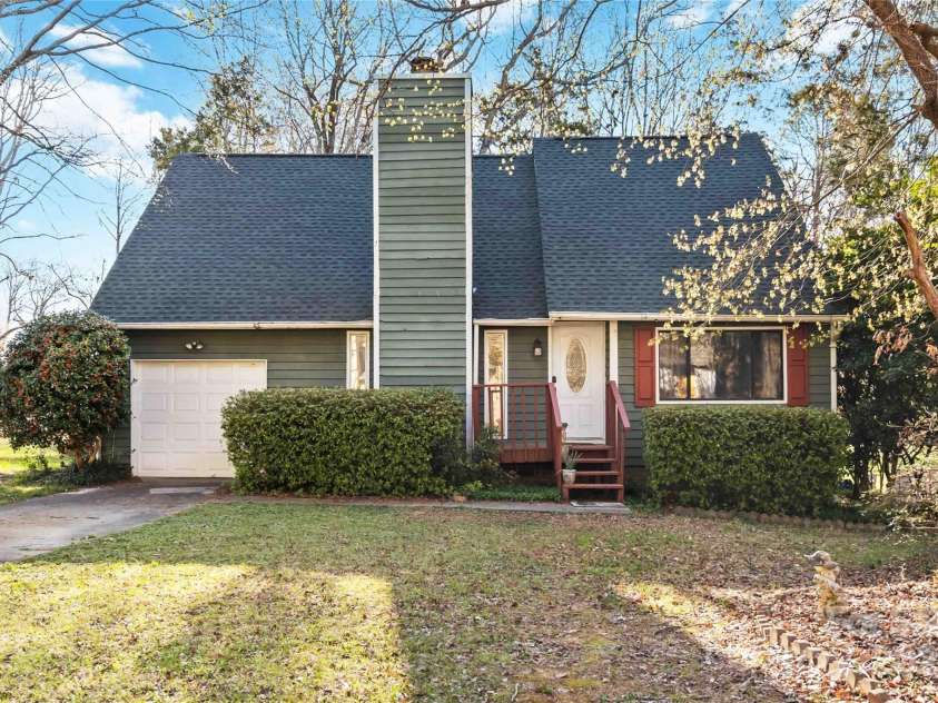 5012 Rolling Oak Lane, Charlotte, NC 28227.  MLS# CAR4235029, YatesRealty ID 3715. 