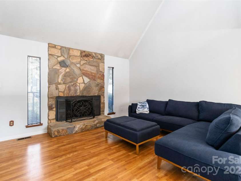 5012 Rolling Oak Lane, Charlotte, NC 28227.  MLS# CAR4235029, YatesRealty ID 3715. 