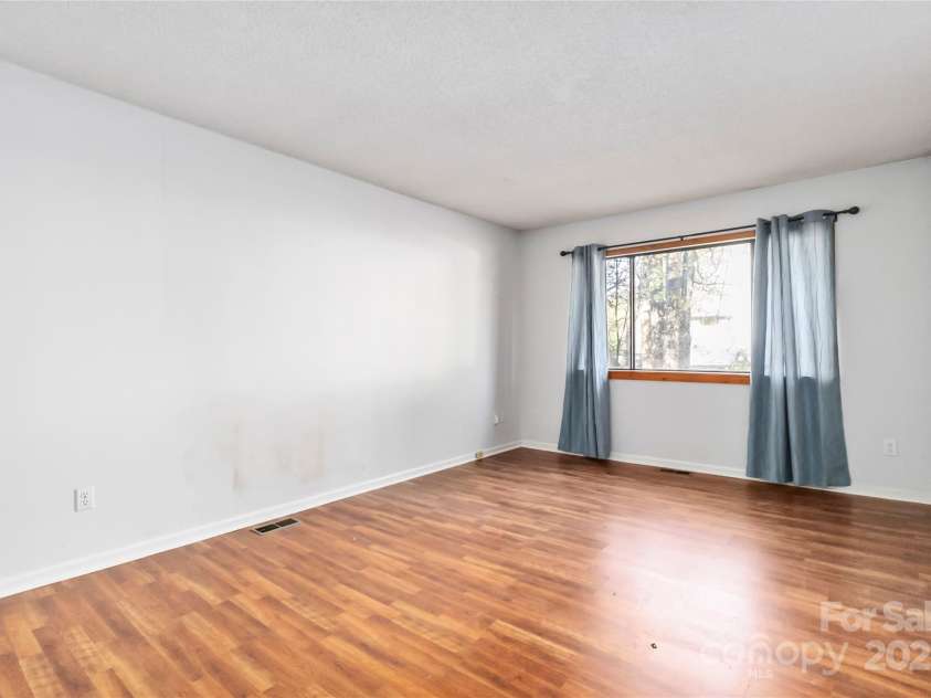 5012 Rolling Oak Lane, Charlotte, NC 28227.  MLS# CAR4235029, YatesRealty ID 3715. 