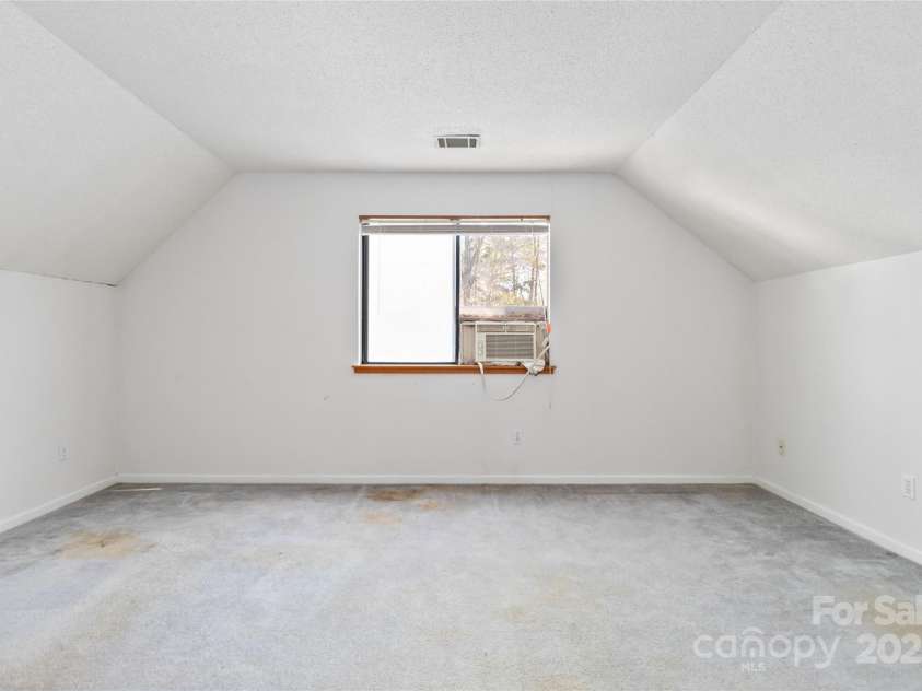 5012 Rolling Oak Lane, Charlotte, NC 28227.  MLS# CAR4235029, YatesRealty ID 3715. 