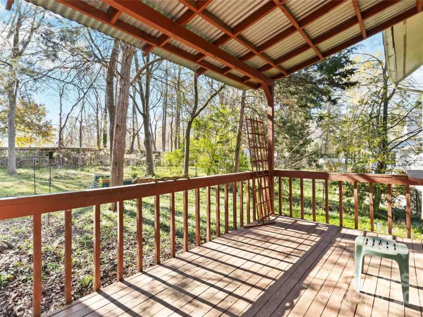 5012 Rolling Oak Lane, Charlotte, NC 28227.  MLS# CAR4235029, YatesRealty ID 3715. 