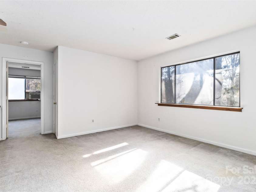 5012 Rolling Oak Lane, Charlotte, NC 28227.  MLS# CAR4235029, YatesRealty ID 3715. Loft area