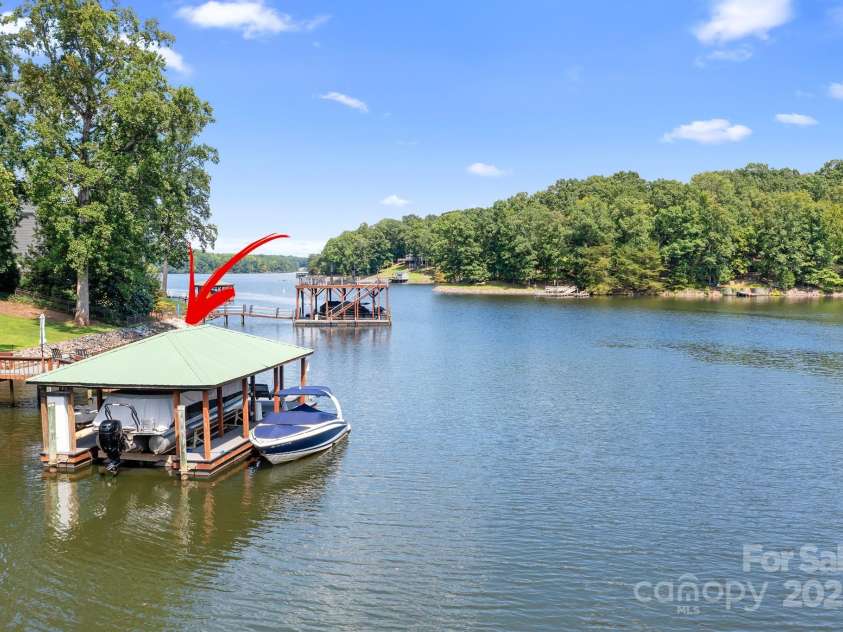 204 Lakeview Shores Loop, Mooresville, NC 28117.  MLS# CAR4297871, YatesRealty ID 37150. 