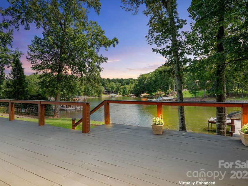 204 Lakeview Shores Loop, Mooresville, NC 28117.  MLS# CAR4297871, YatesRealty ID 37150. 